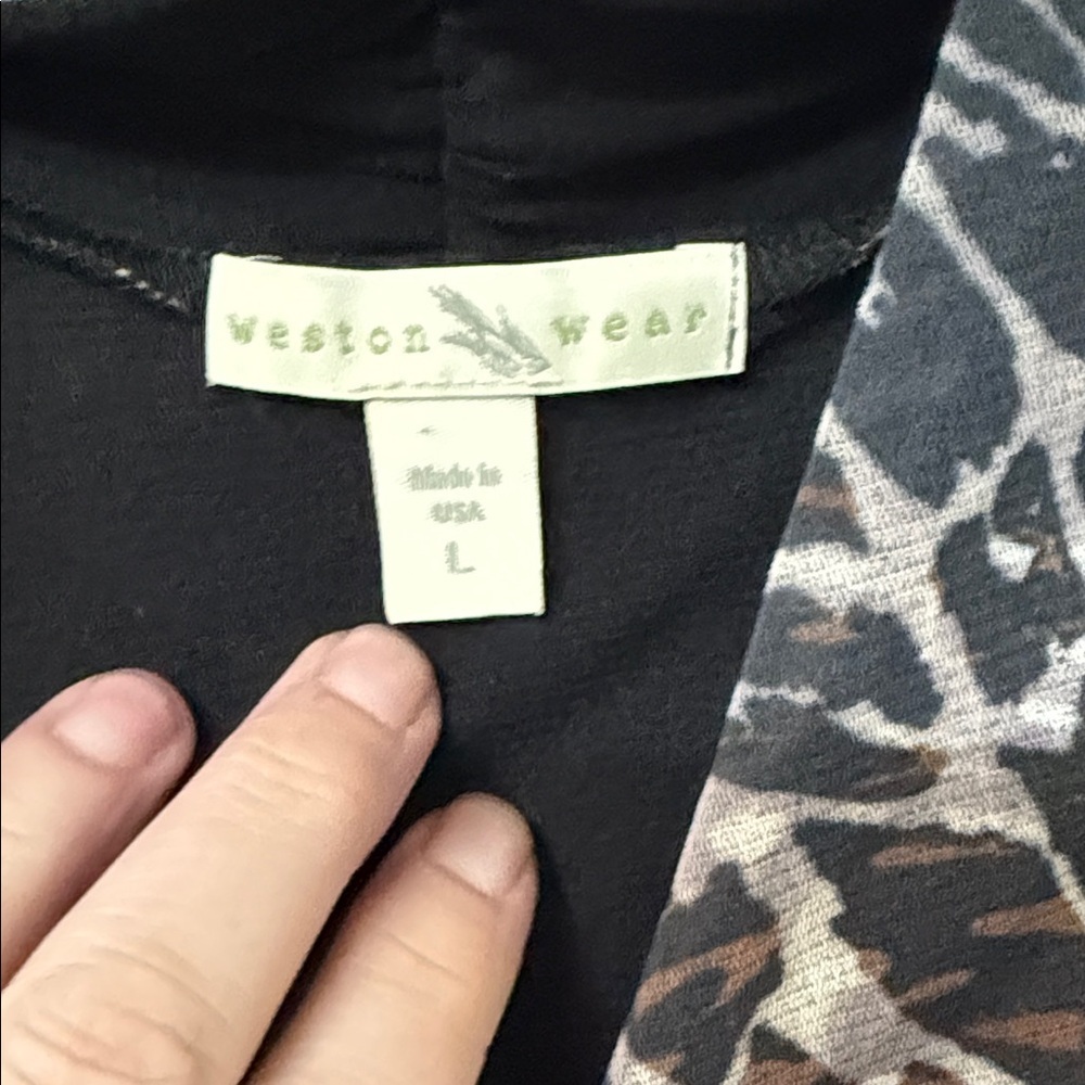 Weston Wear Leopard Print V-Neck Tank Top - Picture 2 of 2
